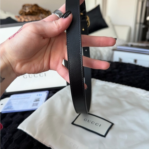 Gucci Black Belt with Gold Buckle - Picture 5 of 9
